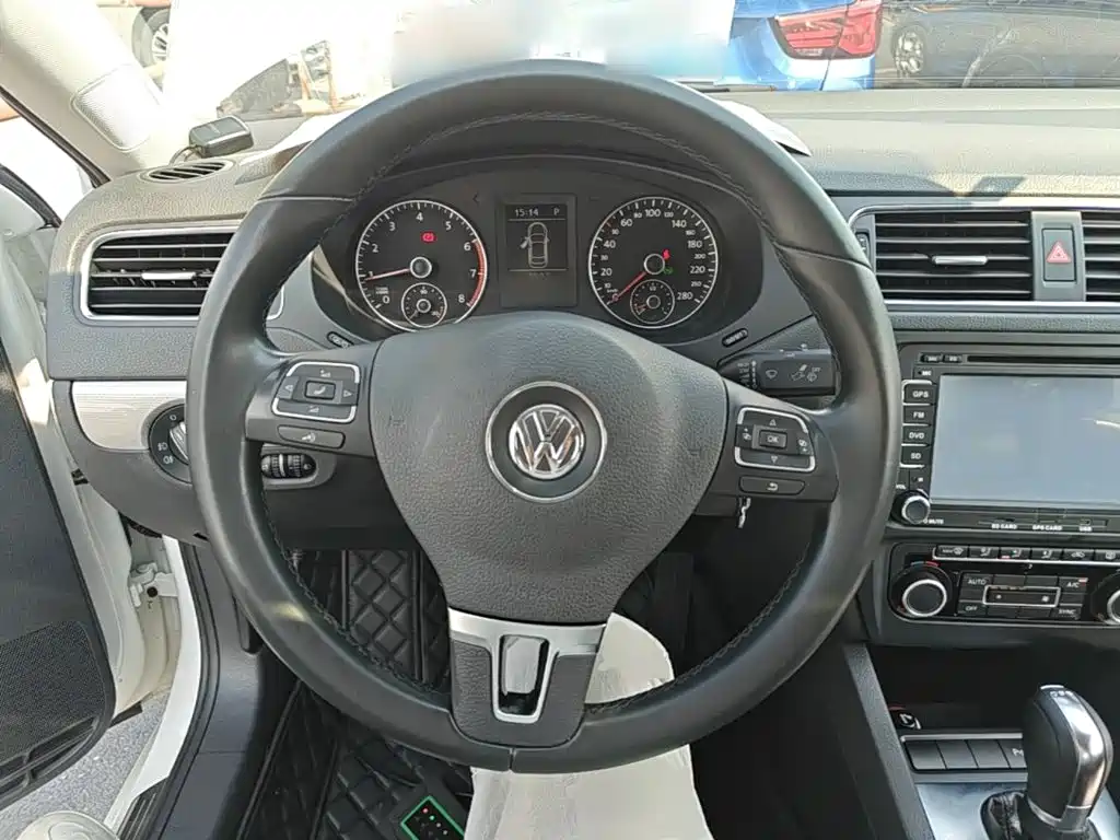Volkswagen Sagitar 2015 — фото 11