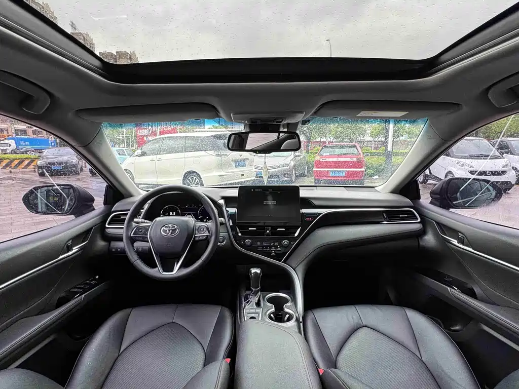Toyota Camry 2021 — фото 14
