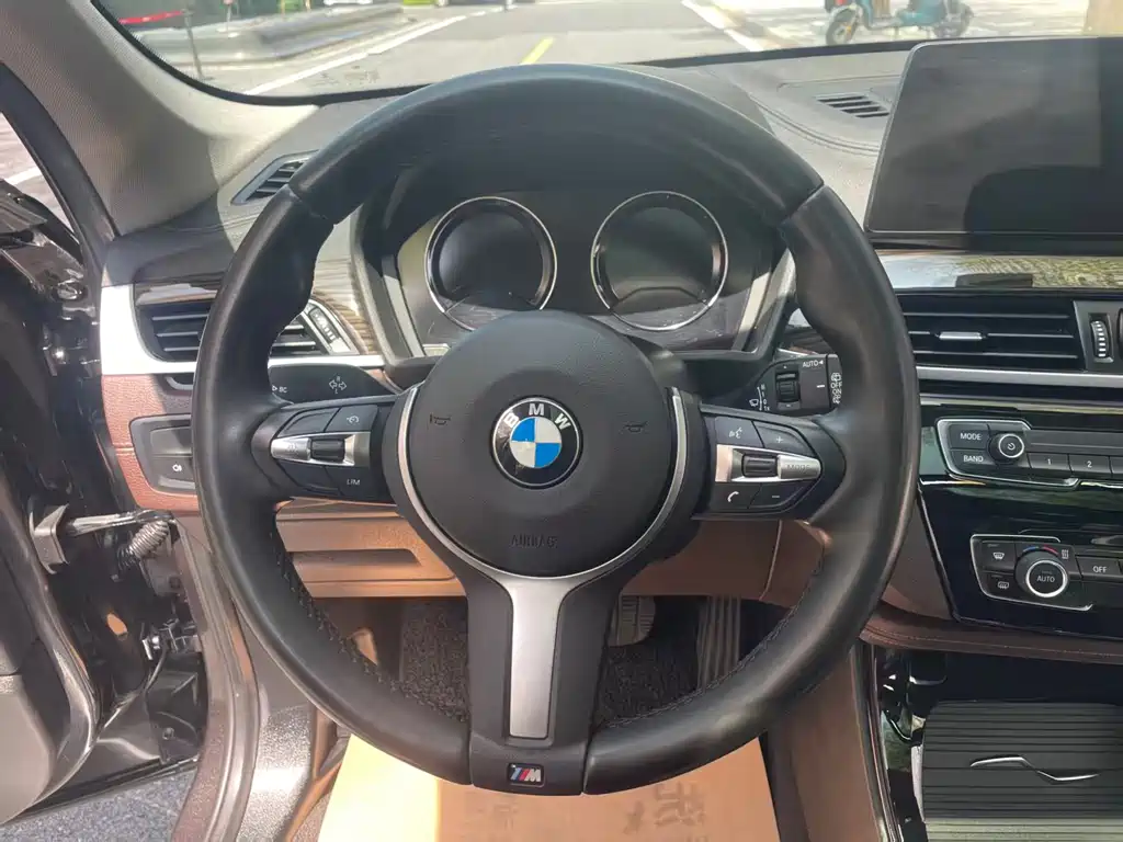 BMW X1 2021 — фото 13