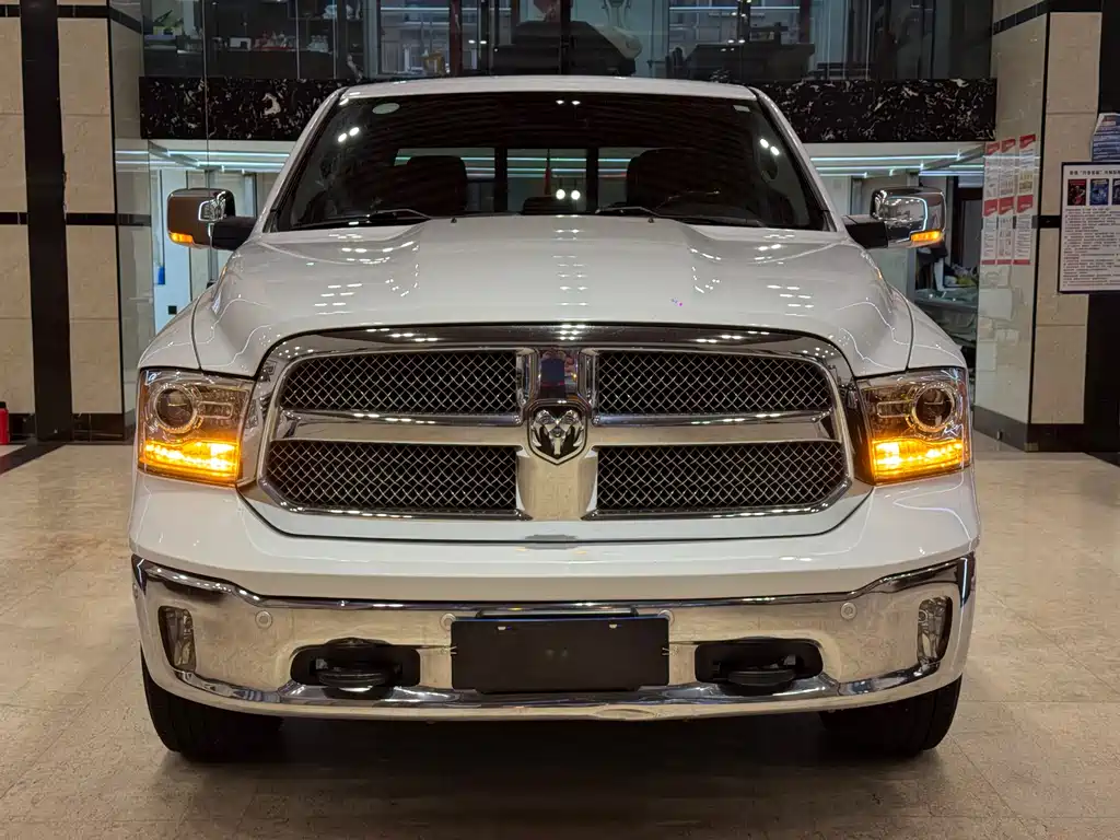 RAM Trucks 2016 — фото 2