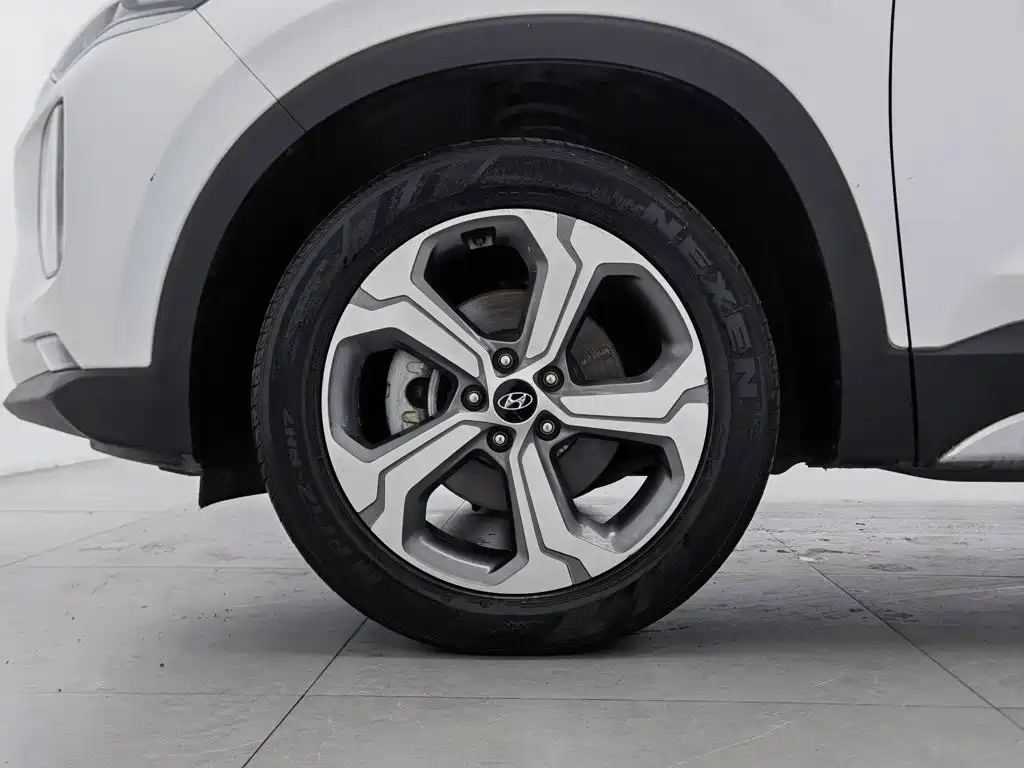 Hyundai Santa Fe 2021 — фото 17