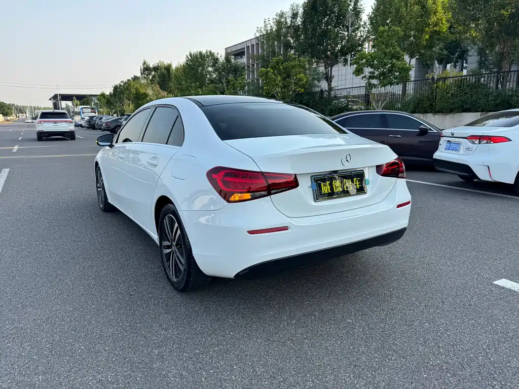 Mercedes-Benz A-Class 2022 — фото 6