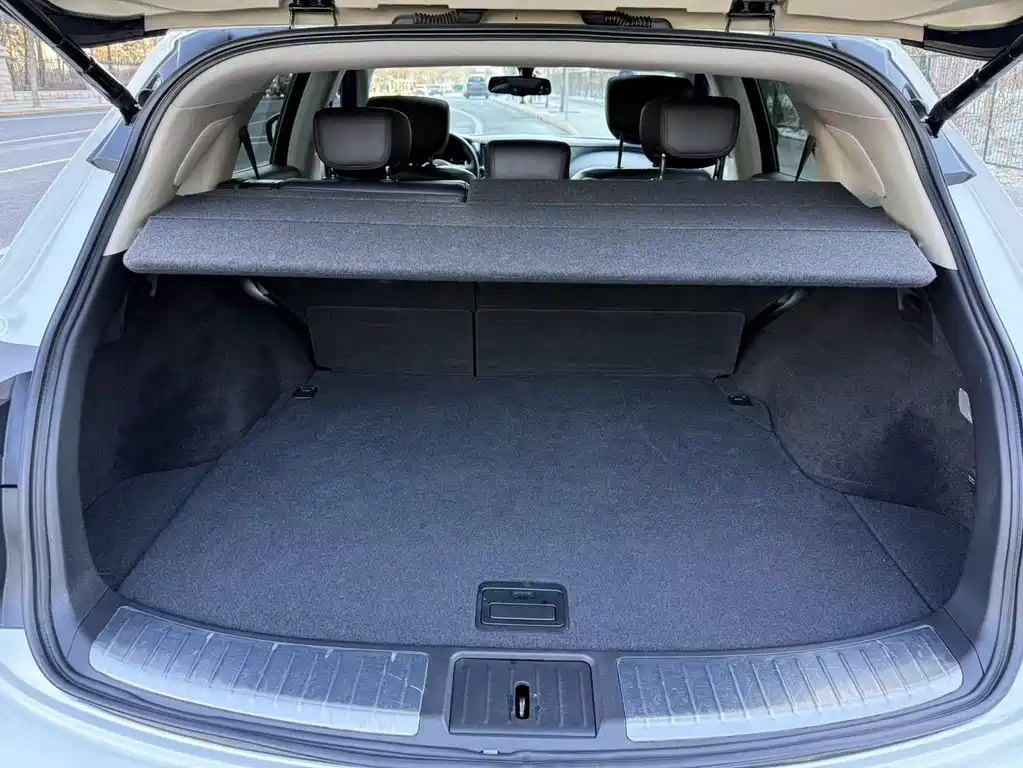 Infiniti QX70 2015 — фото 16