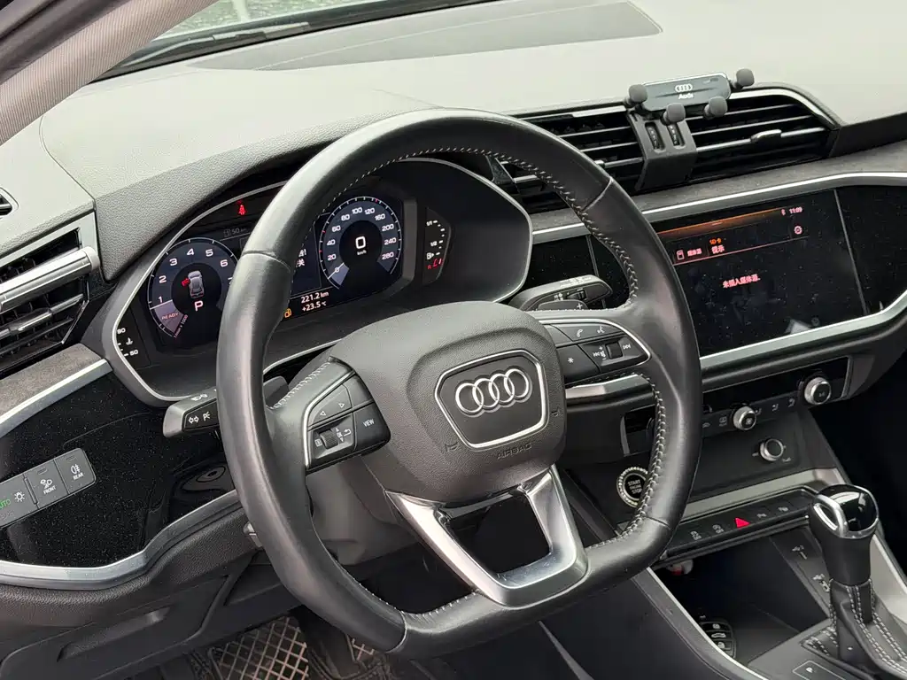 Audi Q3 2021