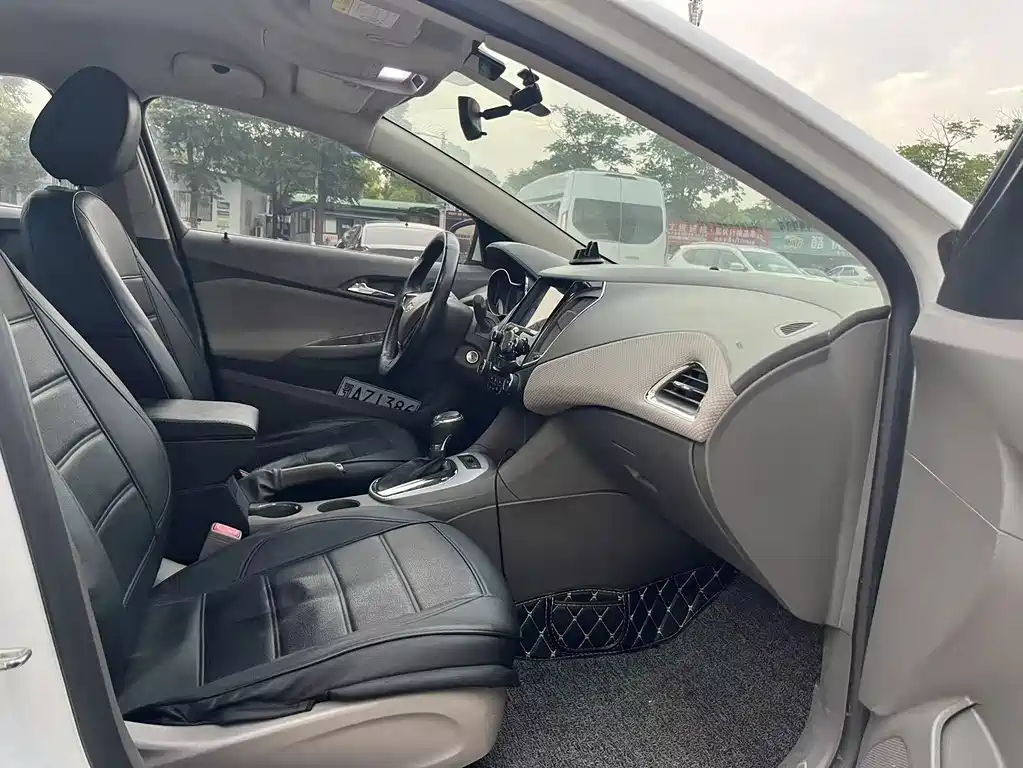 Chevrolet Cruze 2015 — фото 15