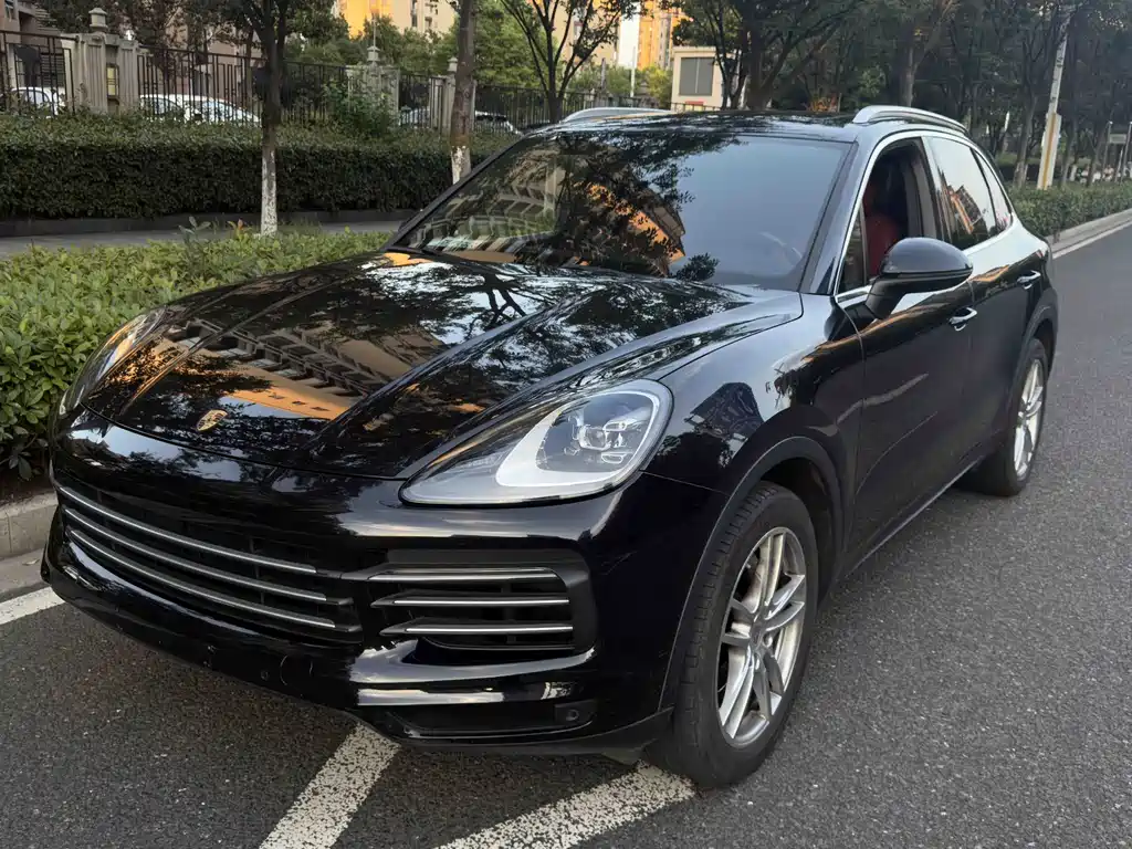 Porsche Cayenne 2019 — фото 1