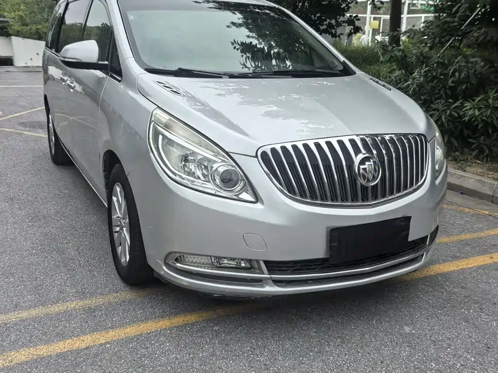 Buick GL8 2011