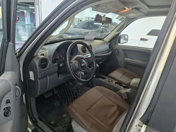 Jeep Freeman 2004