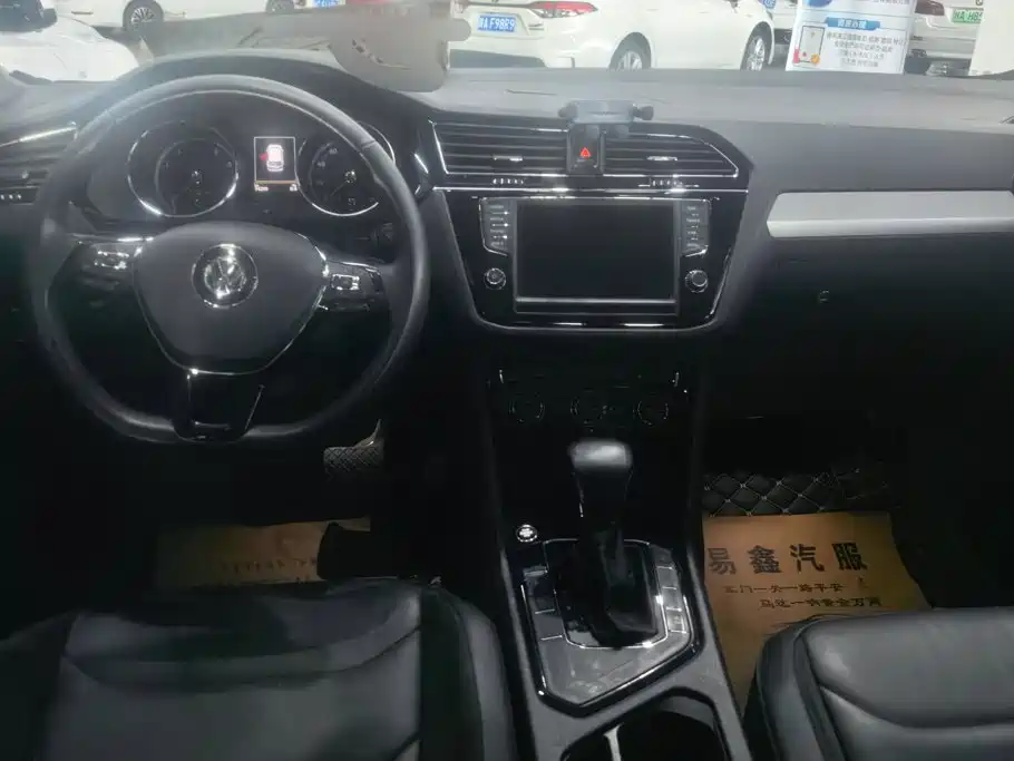 Volkswagen Tiguan L 2018 — фото 12