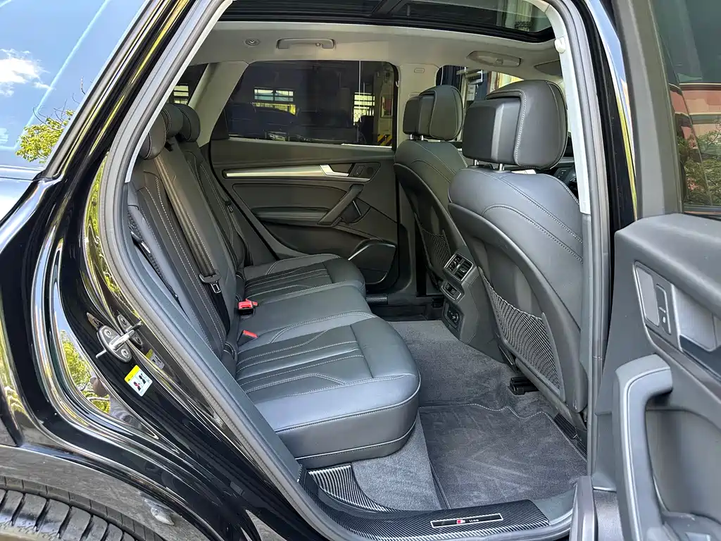 Audi Q5L 2022 — фото 12