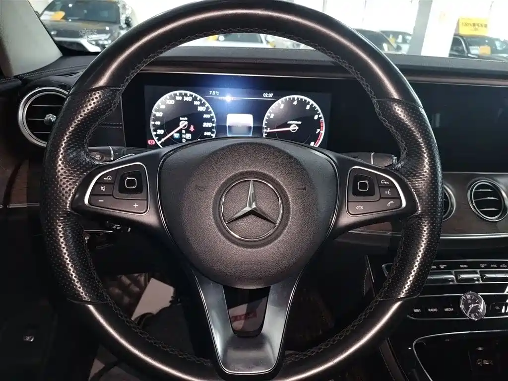 Mercedes-Benz E-Class 2016 — фото 3
