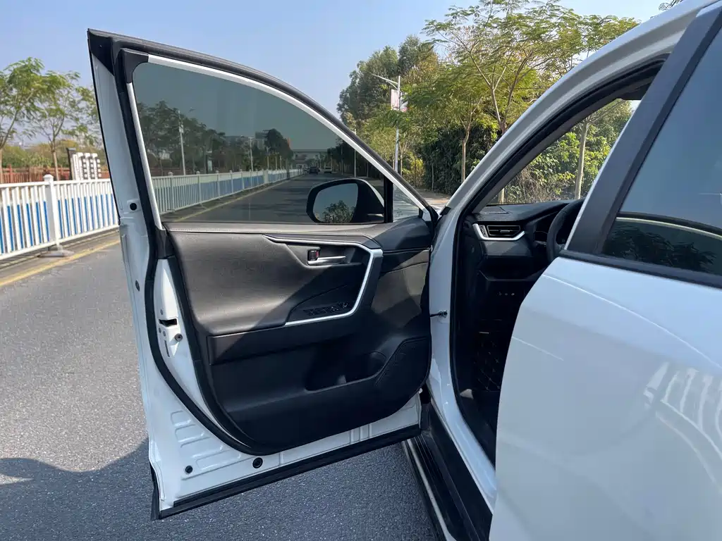 Toyota Wildlander 2022 — фото 21