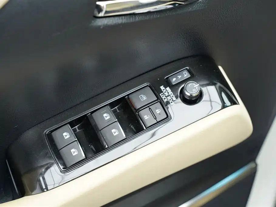 Toyota Alphard 2016 — фото 10