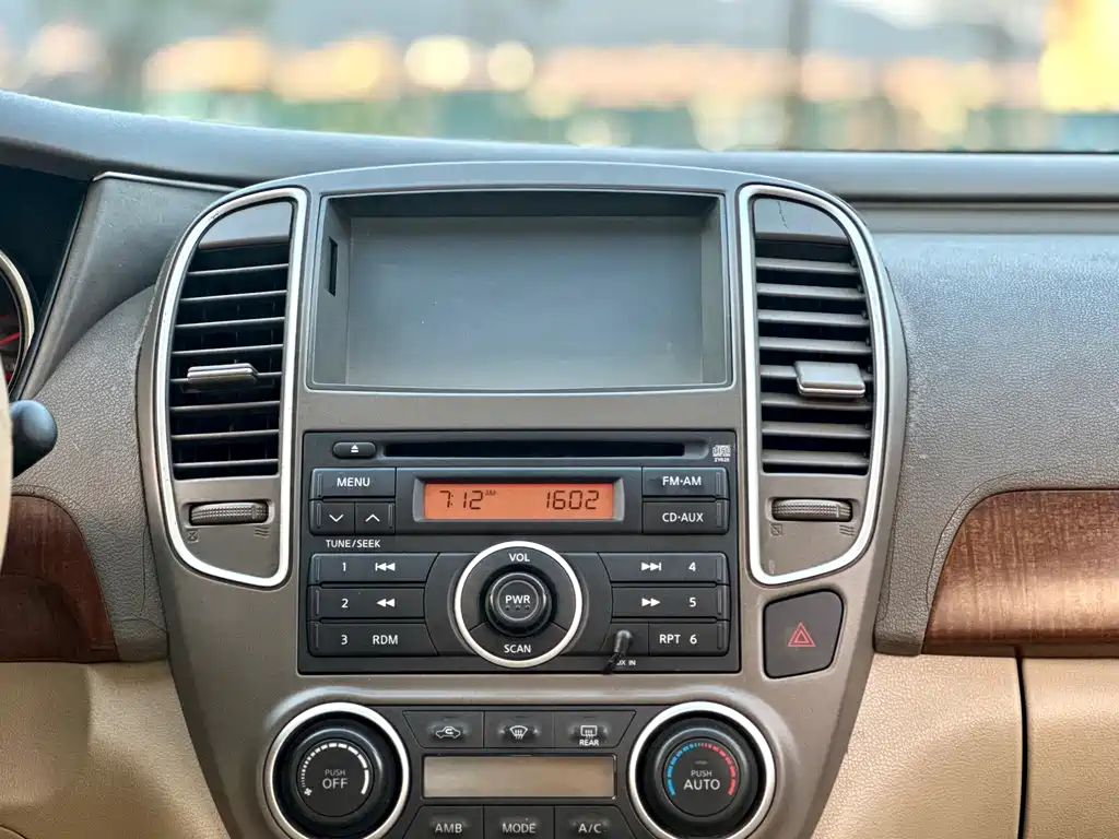 Nissan Sylphy 2010 — фото 40