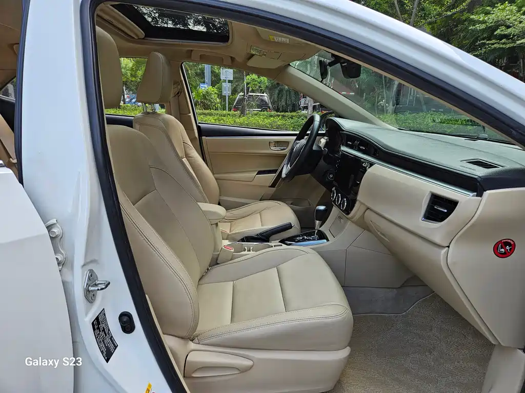 Toyota Corolla 2015 — фото 11