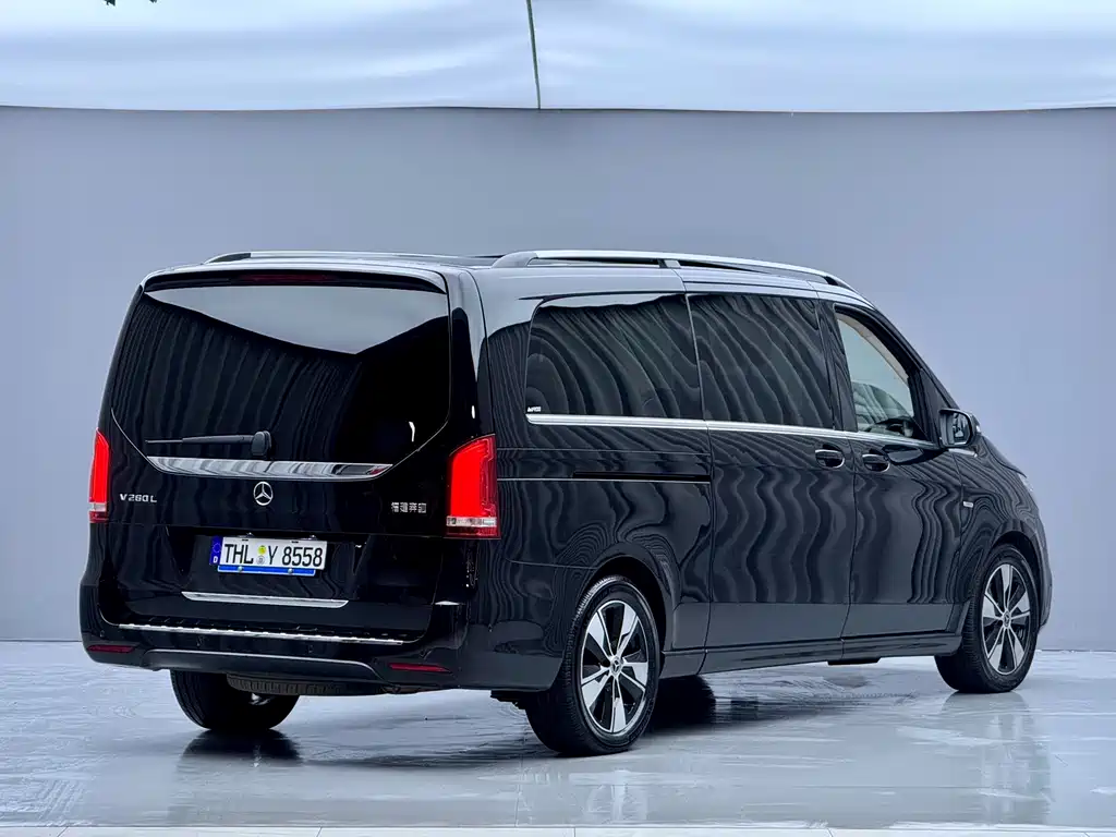 Mercedes-Benz V-Class 2020 — фото 9