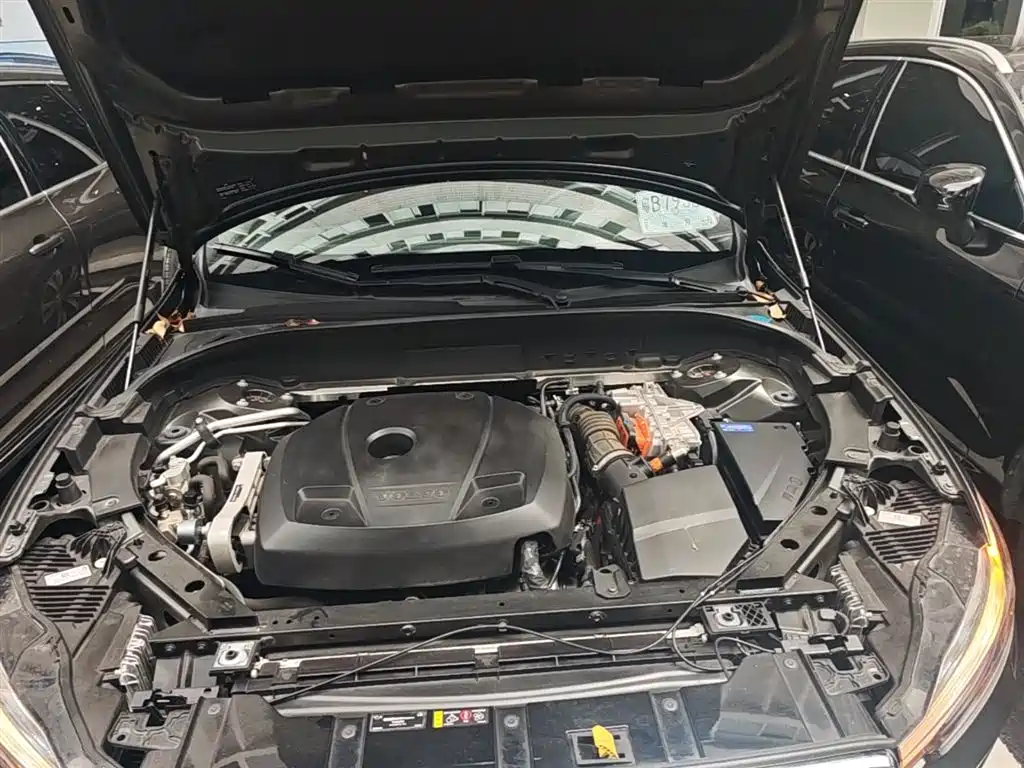Volvo XC60 PHEV 2021 — фото 20