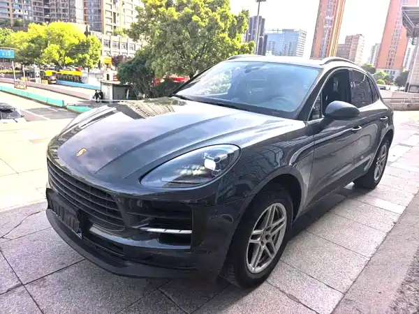 Porsche Macan 2021