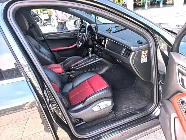 Porsche Macan 2021