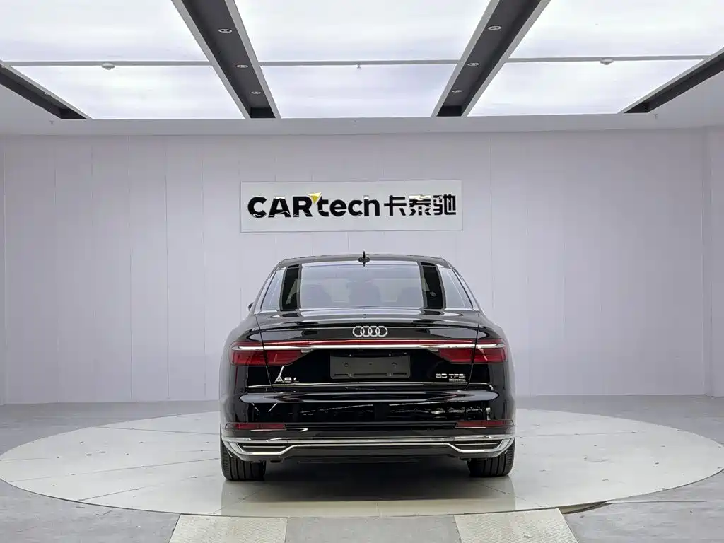 Audi A8 2021 — фото 11