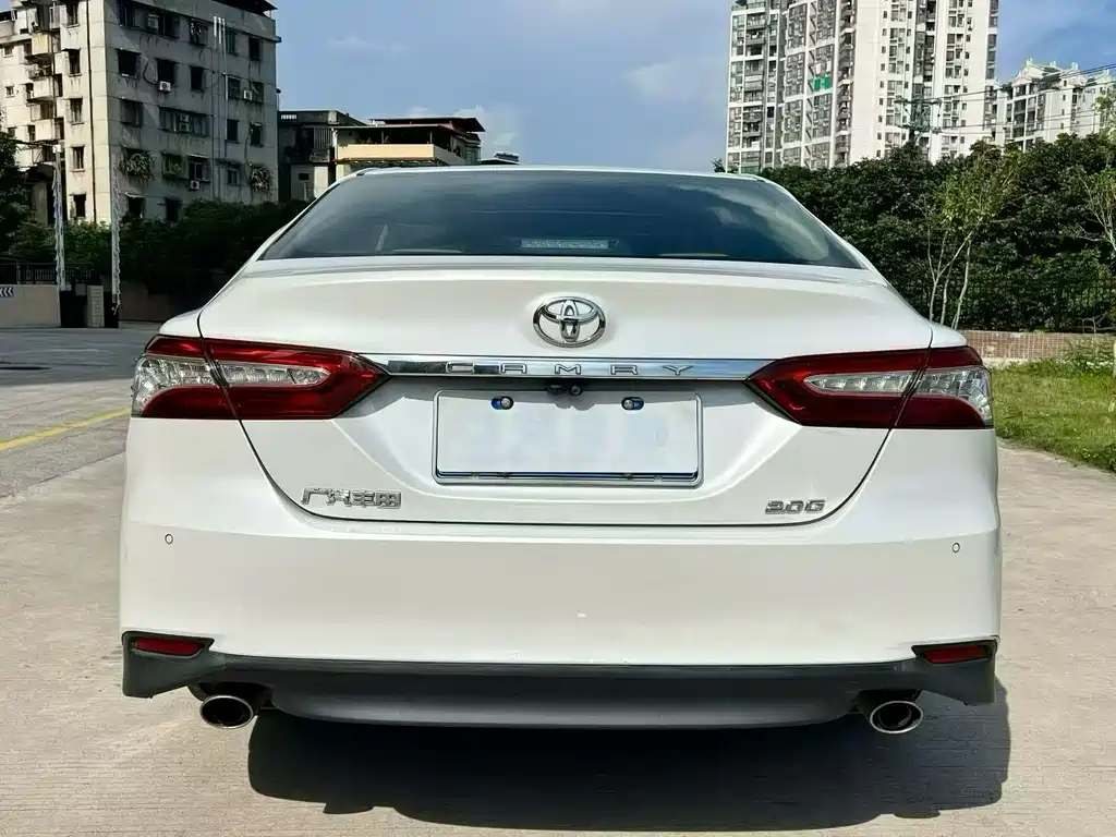 Toyota Camry 2021 — фото 8