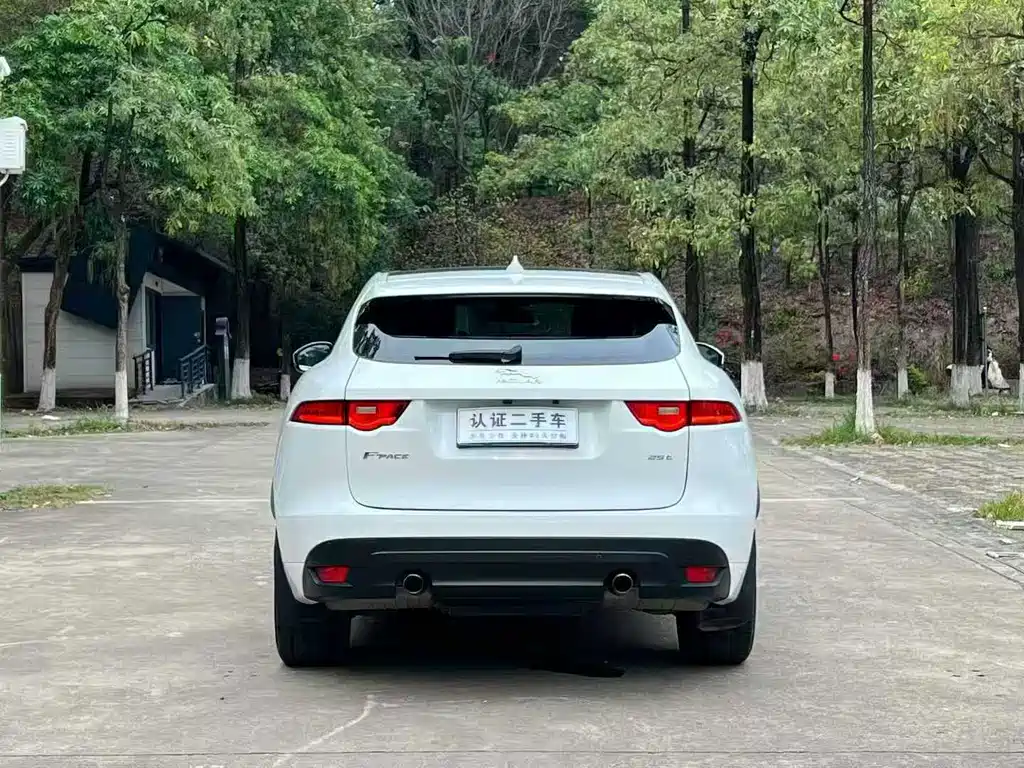Jaguar F-PACE 2017 — фото 8