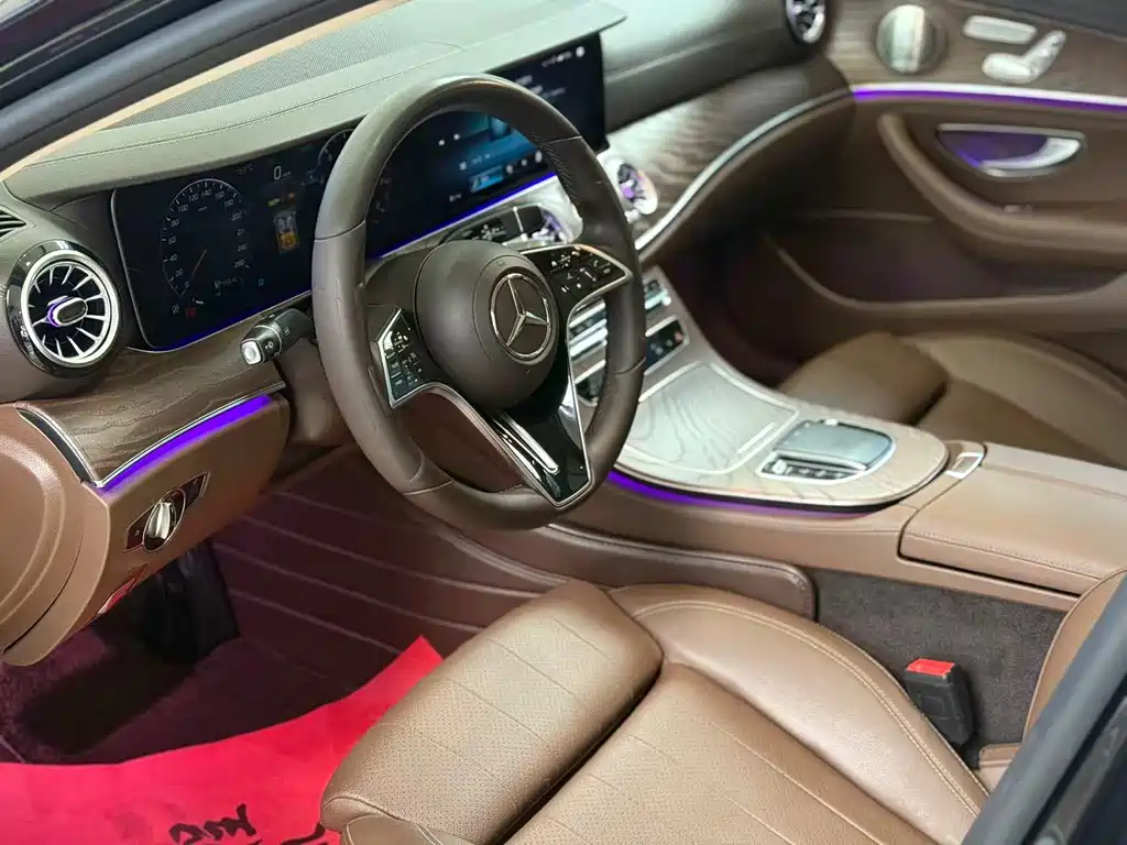 Mercedes-Benz E-Class 2022 — фото 12
