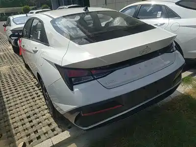 Hyundai Elantra 2023