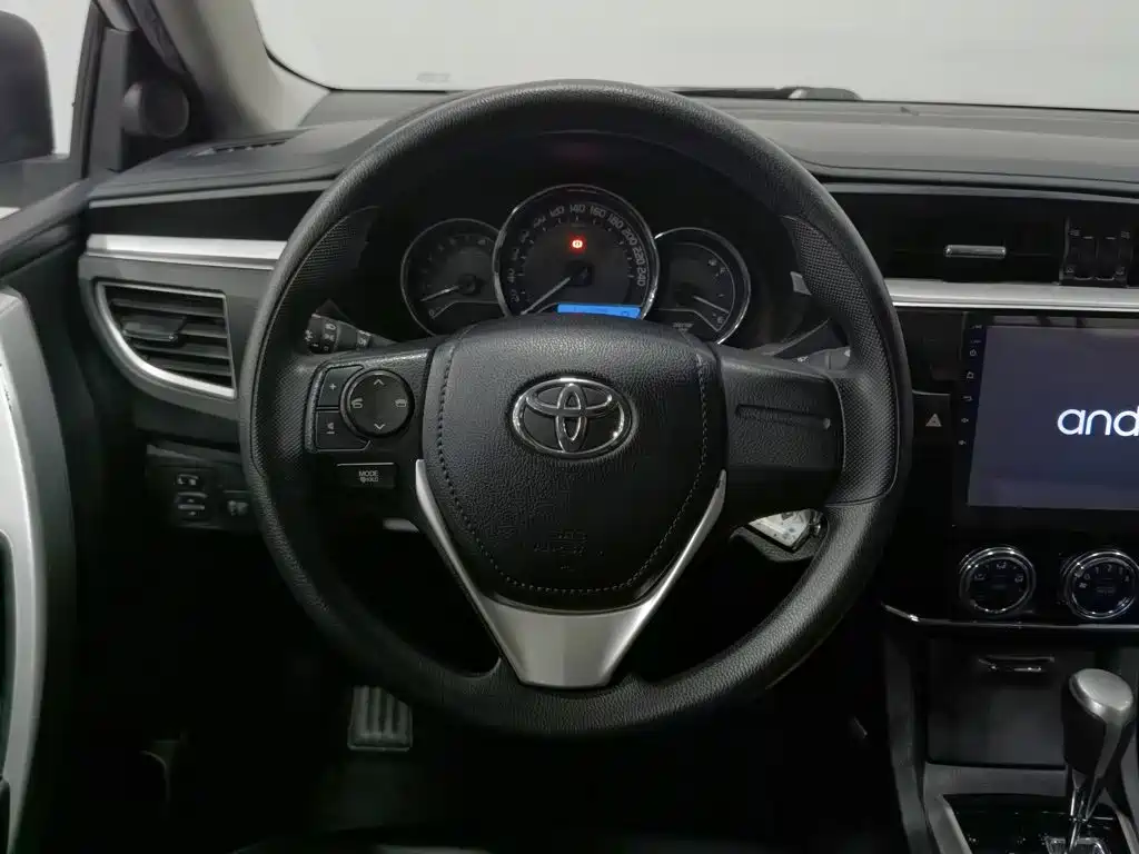 Toyota Corolla 2018 — фото 11