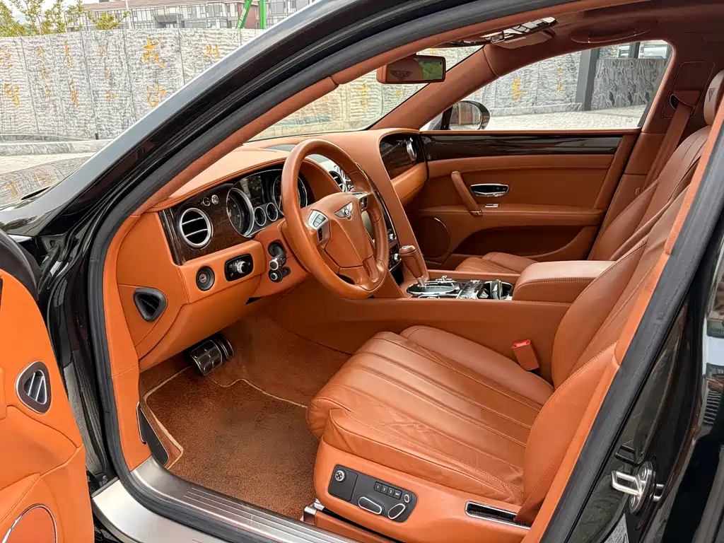 Bentley Flying Spur 2014 — фото 14