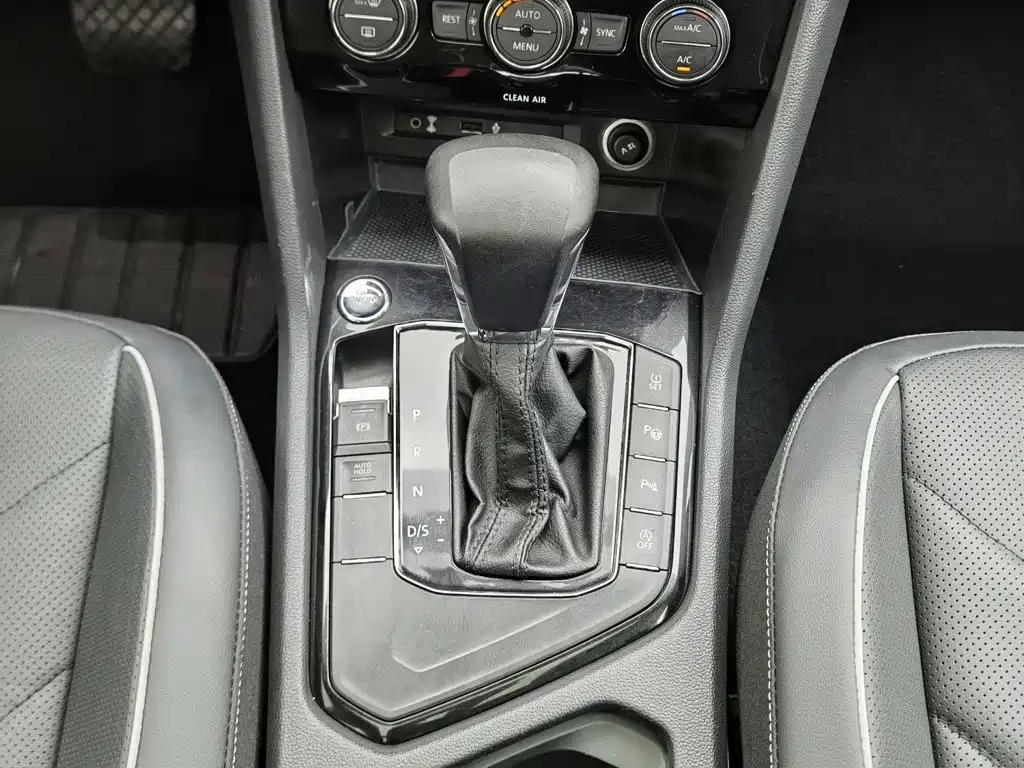 Volkswagen Tiguan L 2017 — фото 13