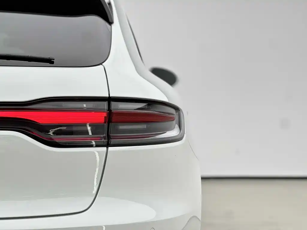 Porsche Macan 2019 — фото 15
