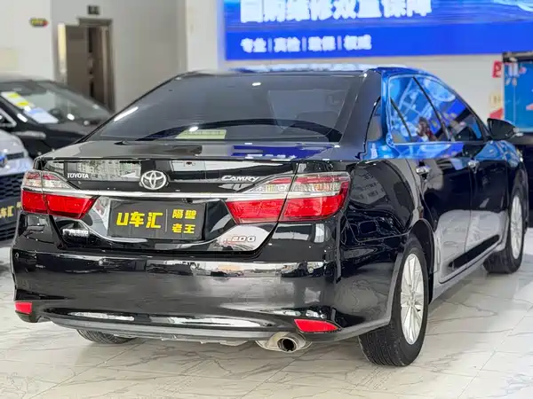 Toyota Camry 2015