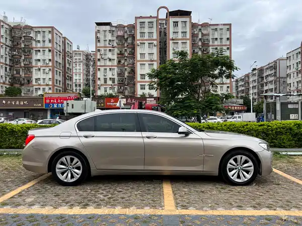 BMW 7 Series 2011