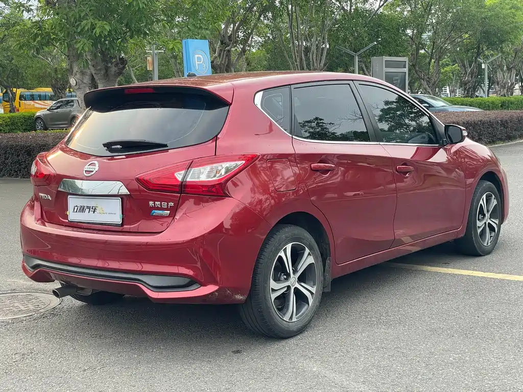 Nissan Tiida 2018 — фото 12