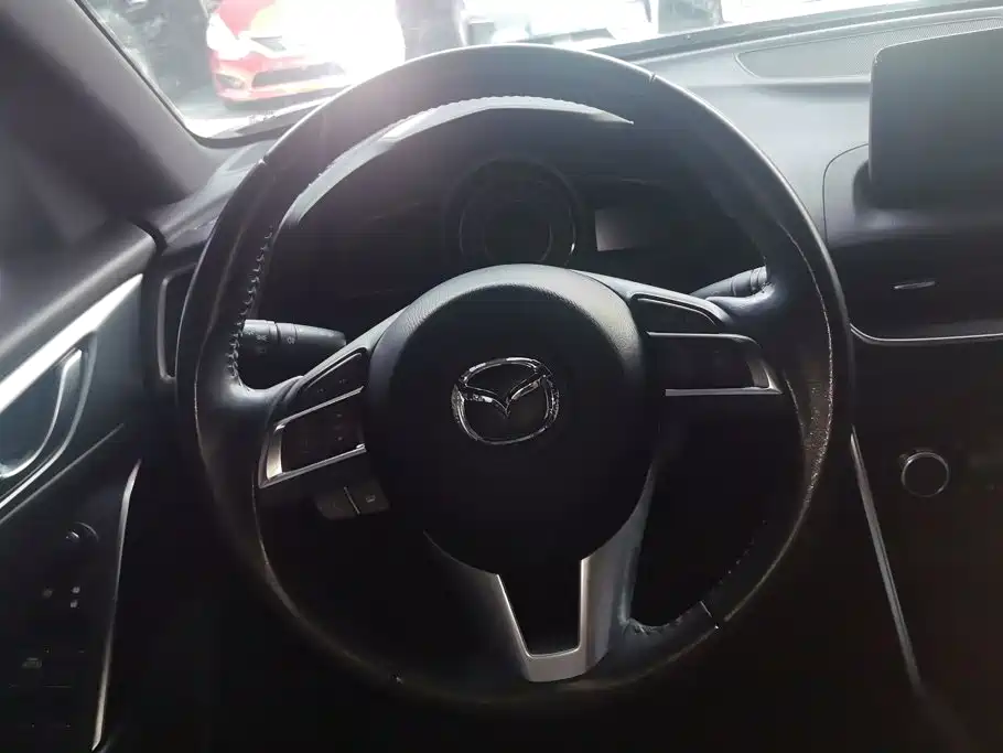 Mazda CX-4 2016 — фото 15