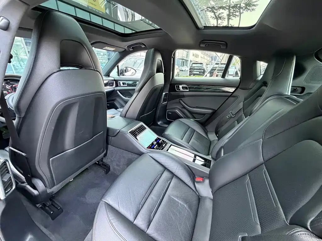 Porsche Panamera 2018 — фото 8
