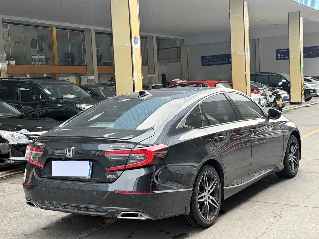 Honda Accord 2022 — фото 11