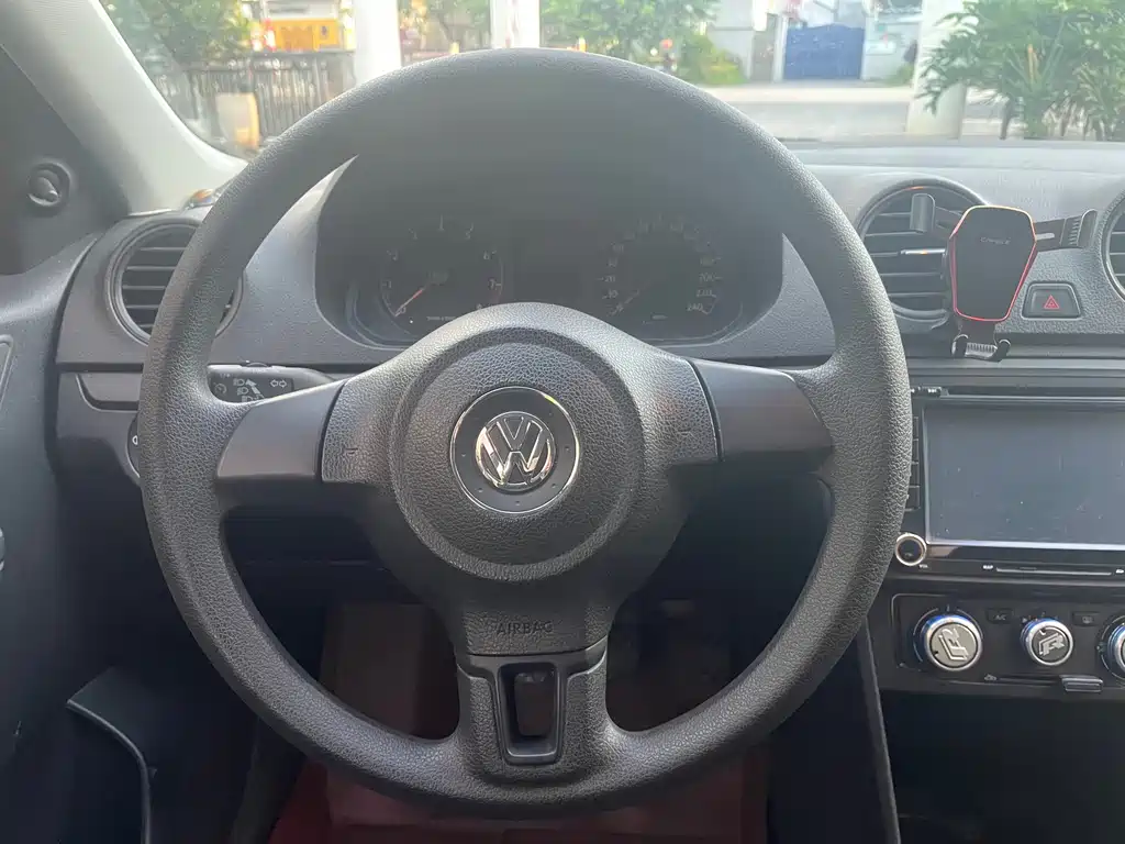 Volkswagen Jetta 2015 — фото 18