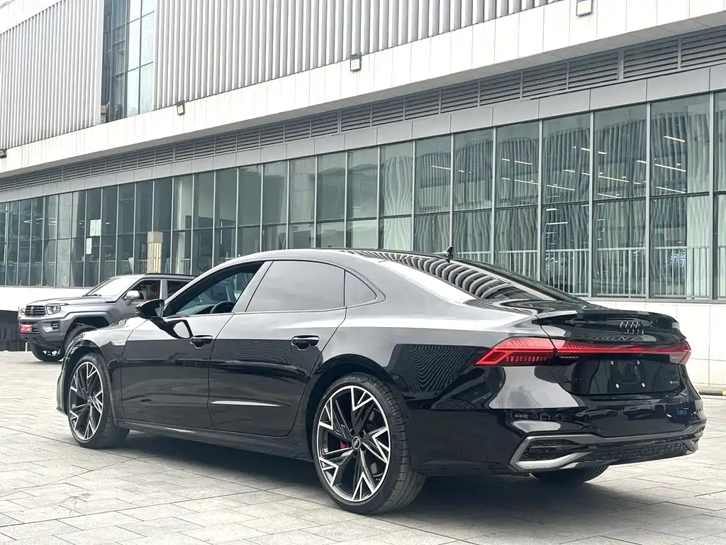 Audi A7L 2024 — фото 10