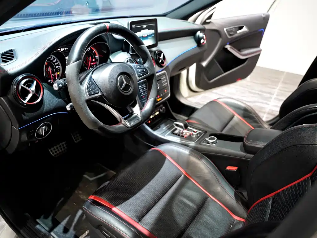 Mercedes-Benz GLA AMG 2016 — фото 14