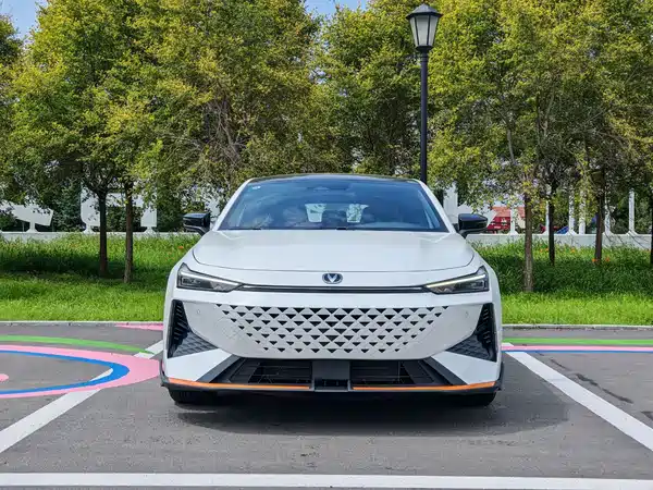 Changan UNI-V 2024