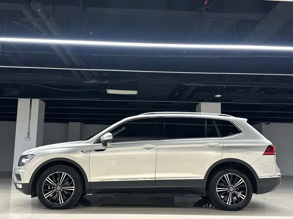 Volkswagen Tiguan L 2021 — фото 8