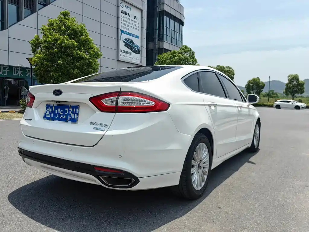 Ford Mondeo 2016 — фото 9