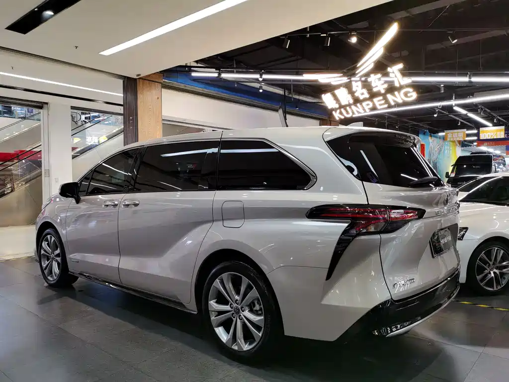 Toyota Sienna 2023