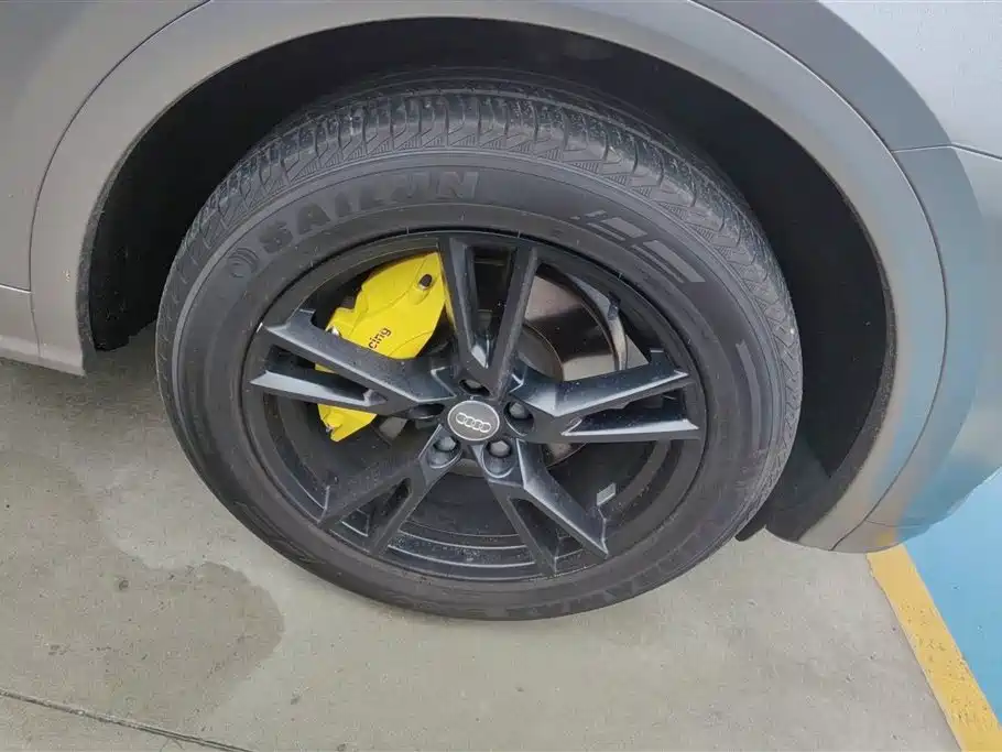 Audi Q5L 2019 — фото 6