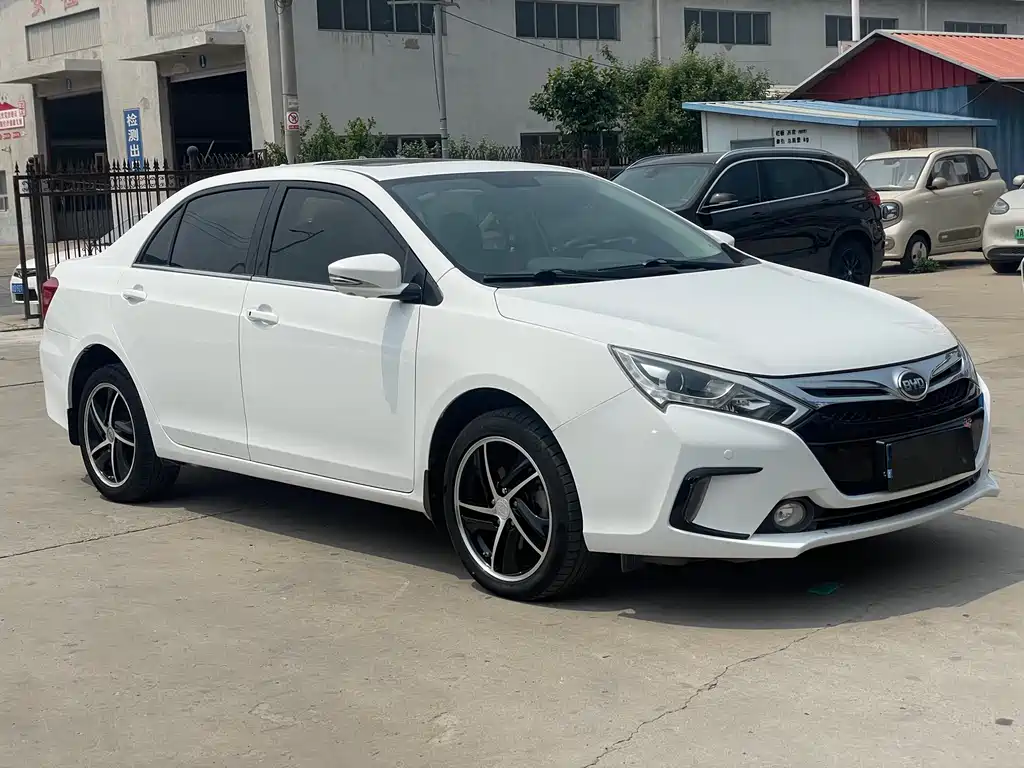 BYD Qin NEV 2015 — фото 3