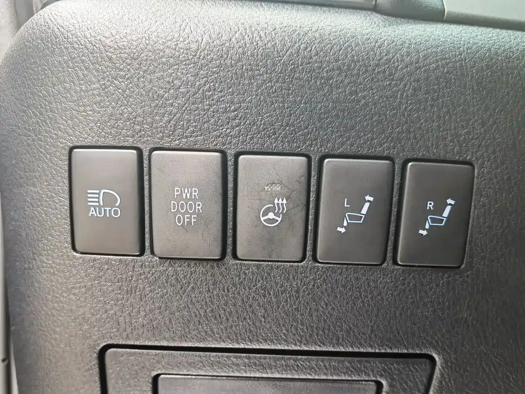 Toyota Vellfire 2021 — фото 16