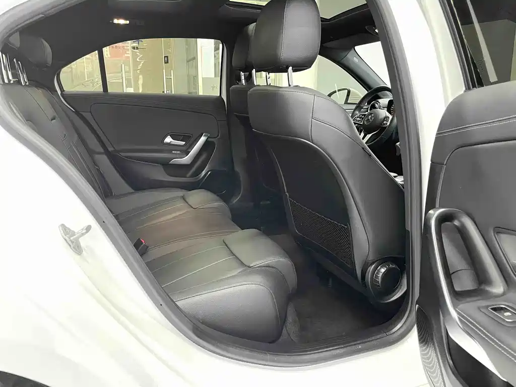 Mercedes-Benz A-Class 2023 — фото 13