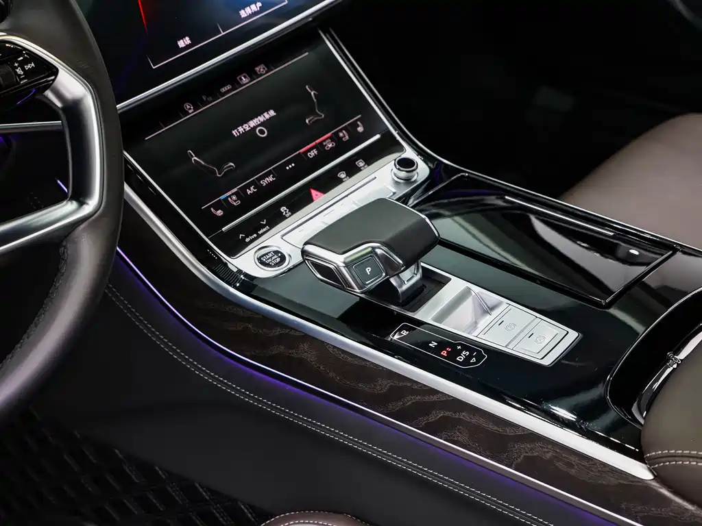 Audi A8 2023 — фото 19
